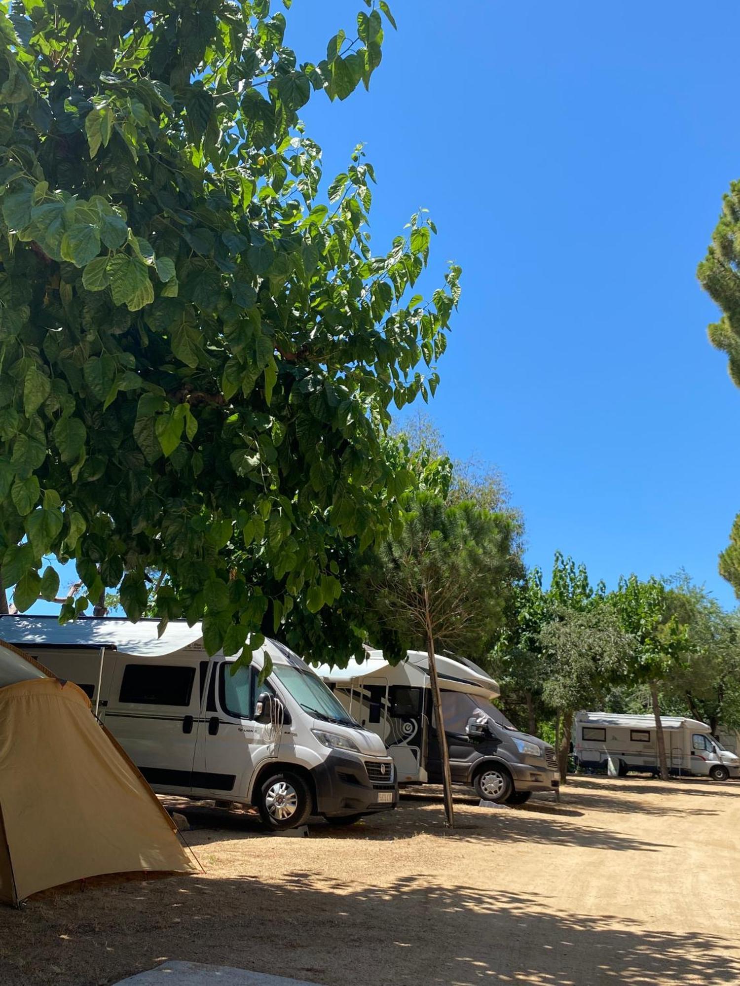 Camping Roca Grossa กาเลญา ภายนอก รูปภาพ
