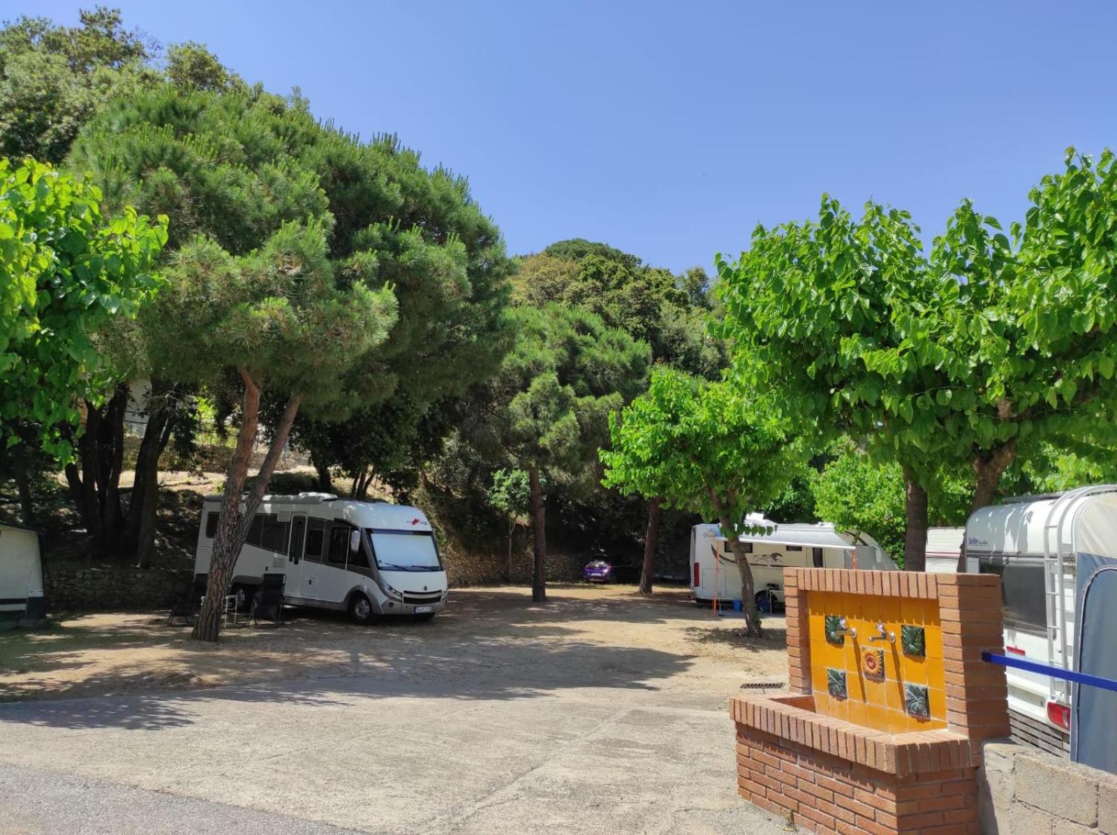 Camping Roca Grossa กาเลญา ภายนอก รูปภาพ