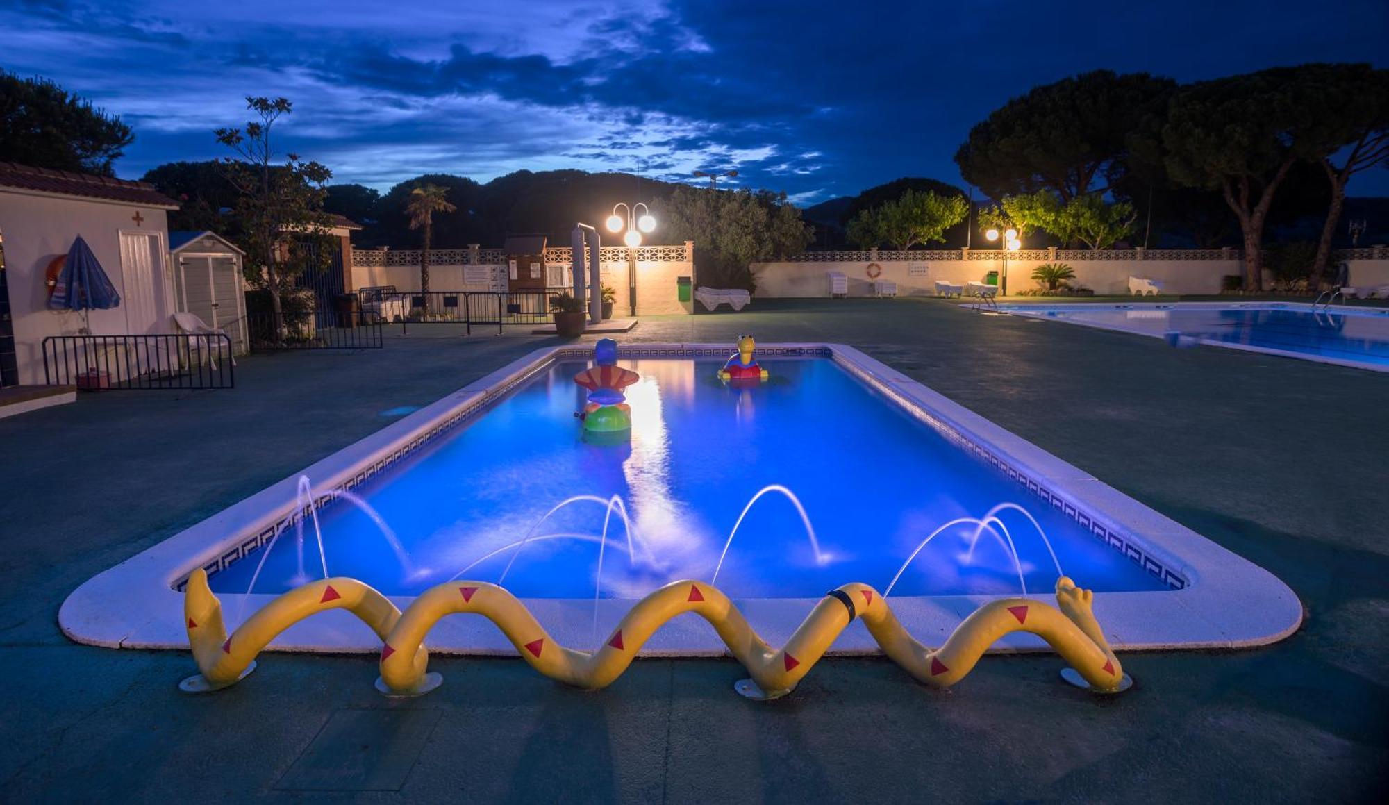 Camping Roca Grossa กาเลญา ภายนอก รูปภาพ