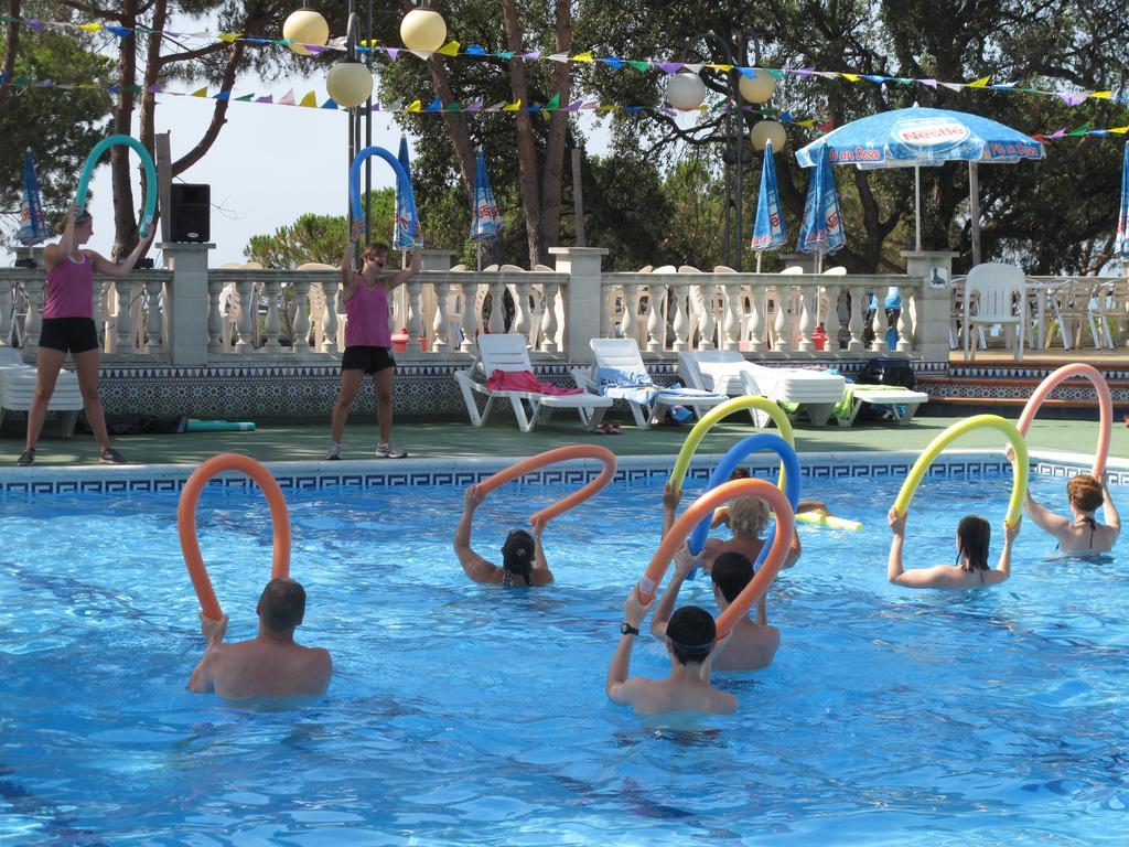 Camping Roca Grossa กาเลญา ภายนอก รูปภาพ