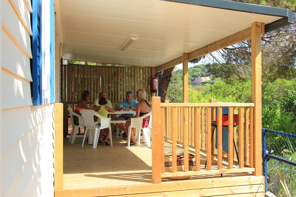 Camping Roca Grossa กาเลญา ภายนอก รูปภาพ